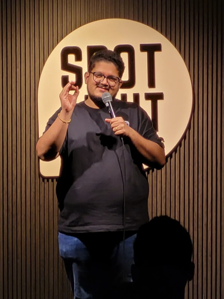 Vishnu Pai performing at Kochi open mic at Spotlight Socials