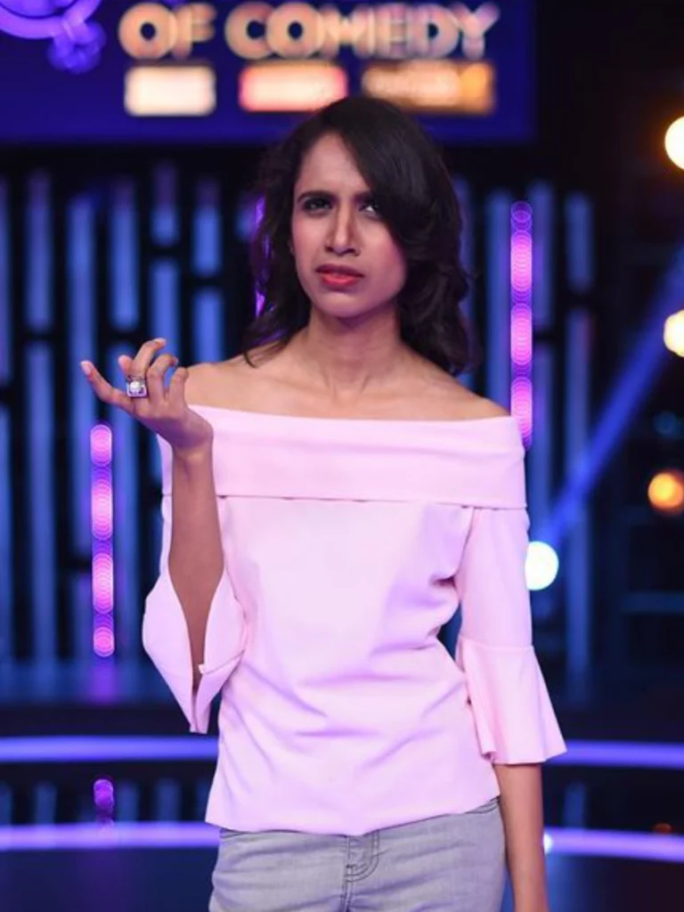 Niveditha Prakasam appearing on Queens of Comedy.